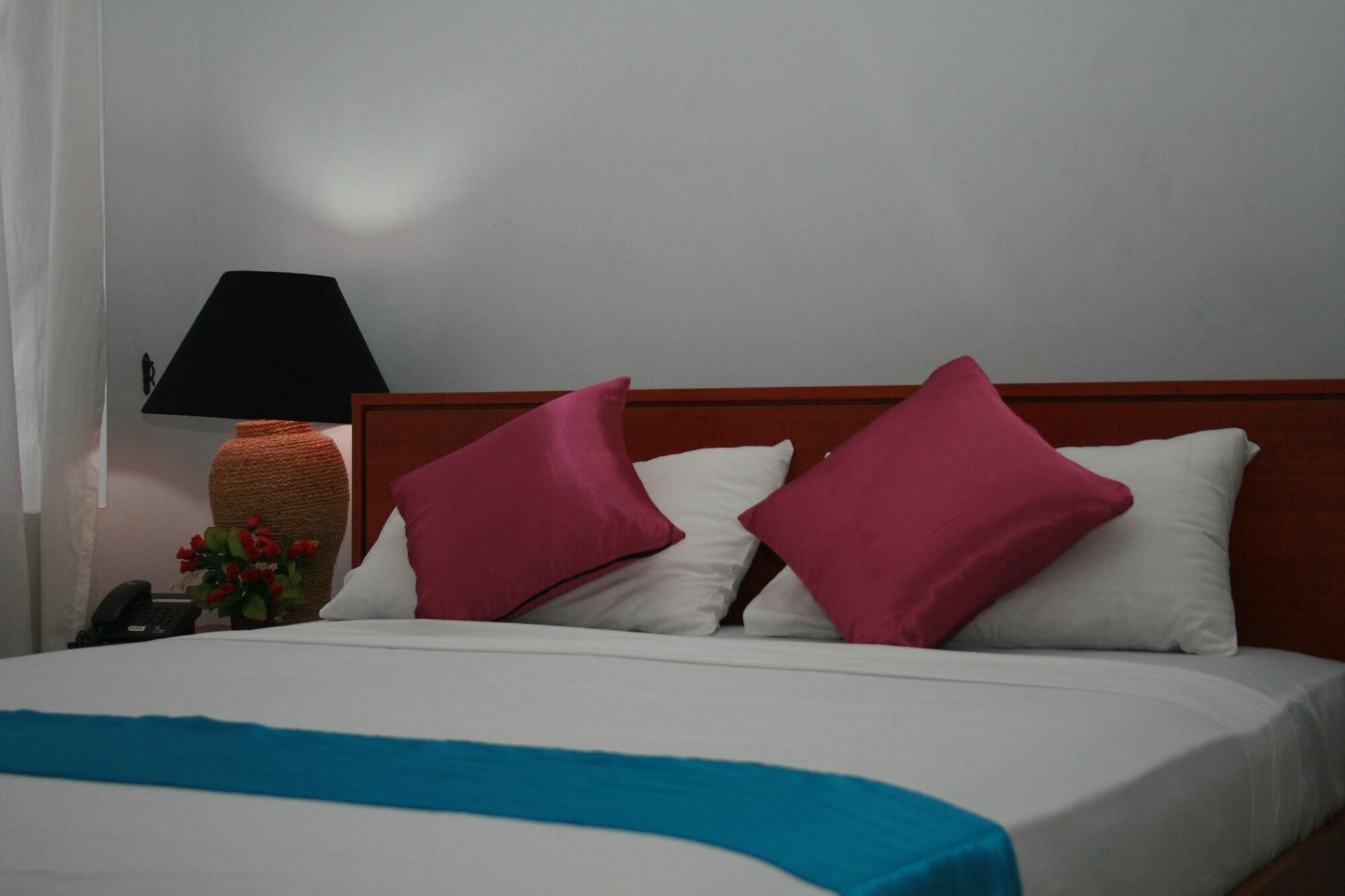 Blue Gum Hotel Джа-Ела Екстериор снимка