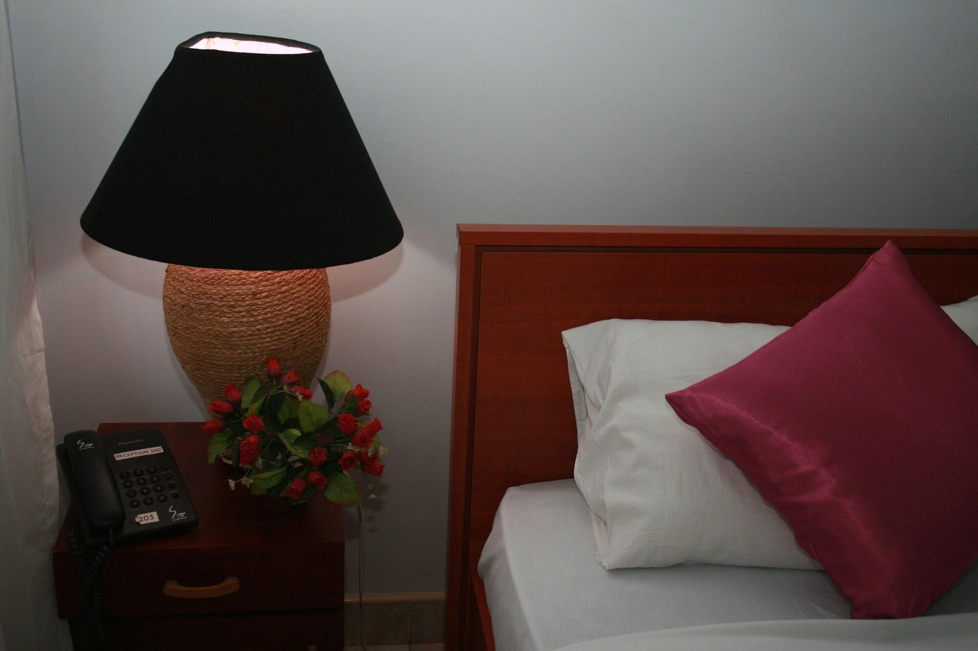 Blue Gum Hotel Джа-Ела Екстериор снимка