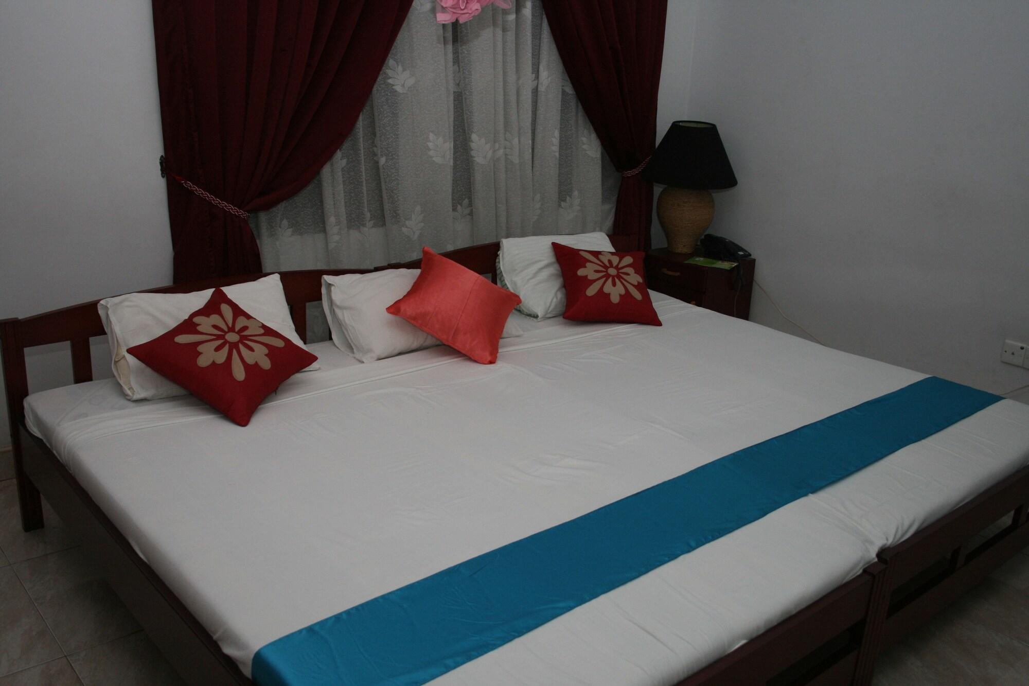 Blue Gum Hotel Джа-Ела Екстериор снимка