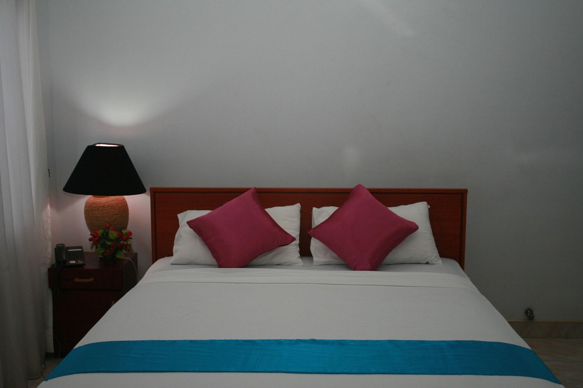 Blue Gum Hotel Джа-Ела Екстериор снимка