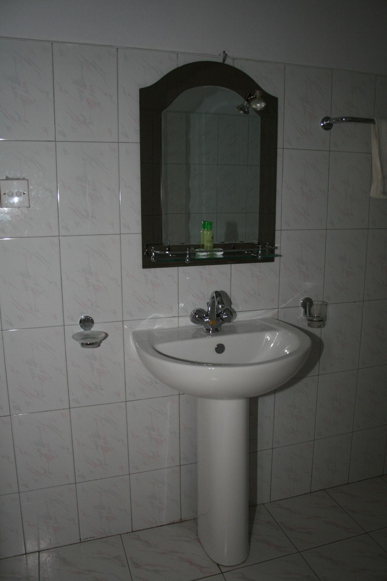 Blue Gum Hotel Джа-Ела Екстериор снимка